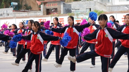河南安陽：許家溝鄉中心學校黨支部、工會委員會召開重陽節座談會