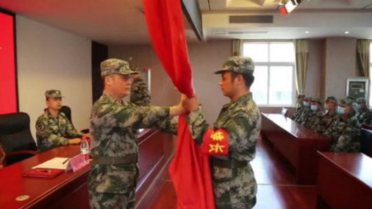 奉獻(xiàn)軍營(yíng)終不悔  轉(zhuǎn)業(yè)回鄉(xiāng)立新功——記退役軍人陳召斌