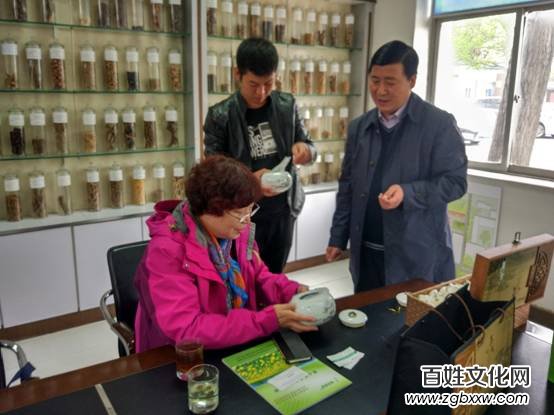 磁縣科學技術局、金益農公司赴農科院藥用植物研究中心考察洽談