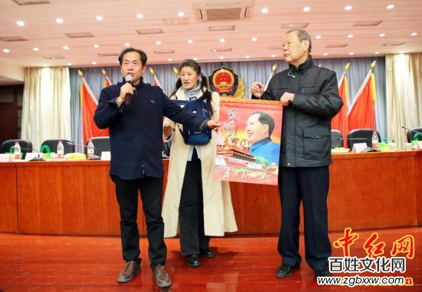 著名軍旅詩人殷德江詩歌創作60年作品研討會在京召開——德性光耀大地昭齊魯子弟文品，江河情激浪花揚軍旅老兵詩才（組圖）