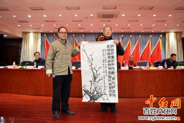 著名軍旅詩人殷德江詩歌創作60年作品研討會在京召開——德性光耀大地昭齊魯子弟文品，江河情激浪花揚軍旅老兵詩才（組圖）