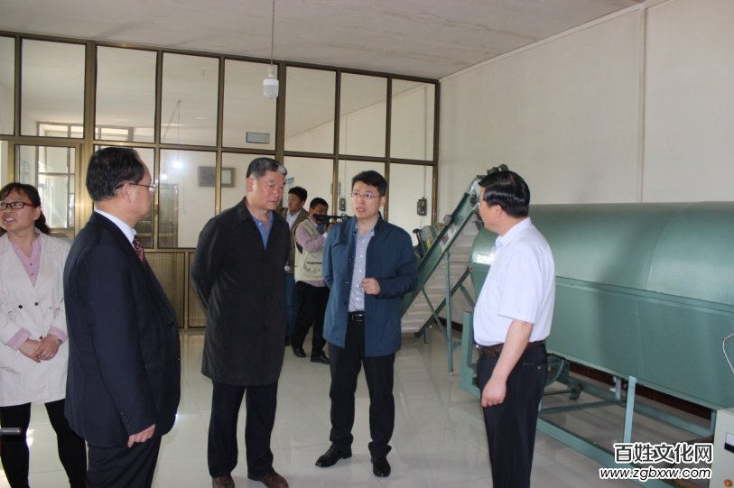 磁縣“蒲公英產(chǎn)學研基地”、“蒲公英制品研發(fā)基地” 正式掛牌成立