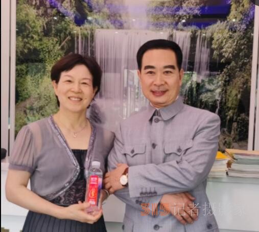 仙寓山泉（龍、壽、佛）硒礦泉水省代簽約在仙寓山舉行