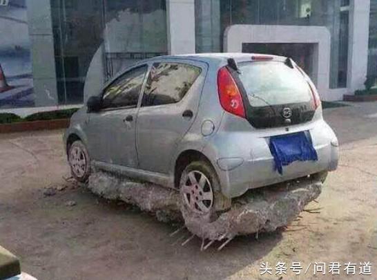 車主將車隨意停放一宿,第2天車就變成這樣?保險(xiǎn)公司都不予賠償