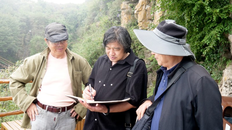 中華靳氏部分書畫名家南太行寫生創作暨第四屆藝術研討會在王莽嶺三寶山莊舉行