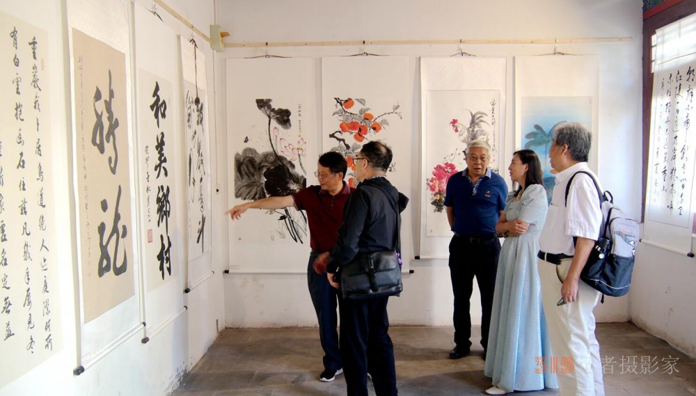 “致敬奮斗歲月”癸卯豐收節(jié)書畫名家邀請展開幕暨現(xiàn)代書畫網展覽活動中心揭牌儀式在京舉行