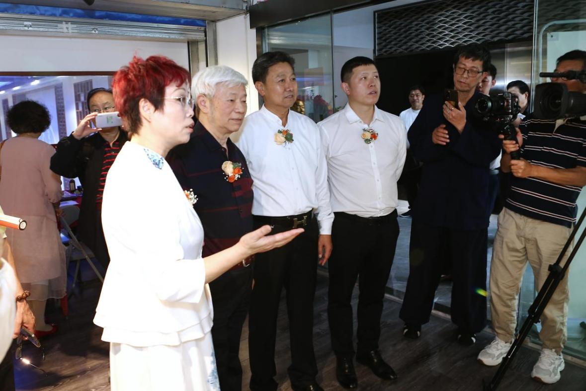 中宣盛世國際書畫院上海文化藝術中心成立儀式 暨姚恩滇書畫展在上海舉辦
