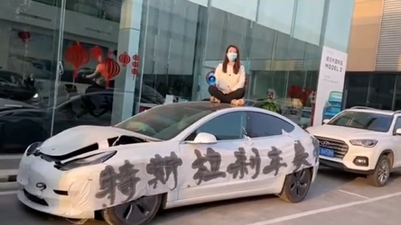 女車主質疑特斯拉剎車失靈！車展會場門口雇車模維權